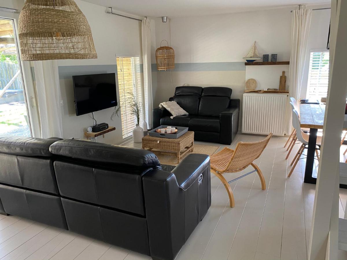 "Zeelandzon" Holiday Home By The Lake With Jacuzzi And Sauna Herkingen Bagian luar foto