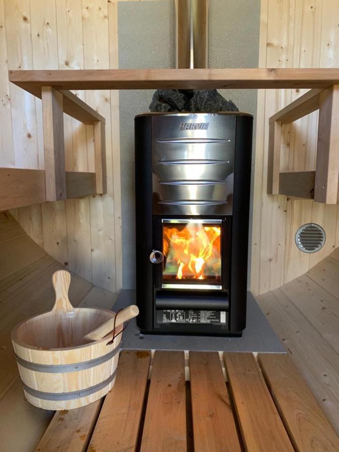 "Zeelandzon" Holiday Home By The Lake With Jacuzzi And Sauna Herkingen Bagian luar foto
