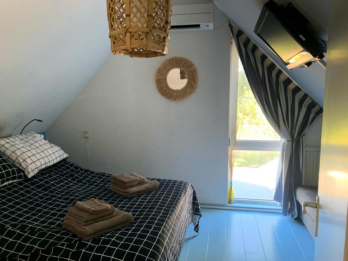 "Zeelandzon" Holiday Home By The Lake With Jacuzzi And Sauna Herkingen Bagian luar foto
