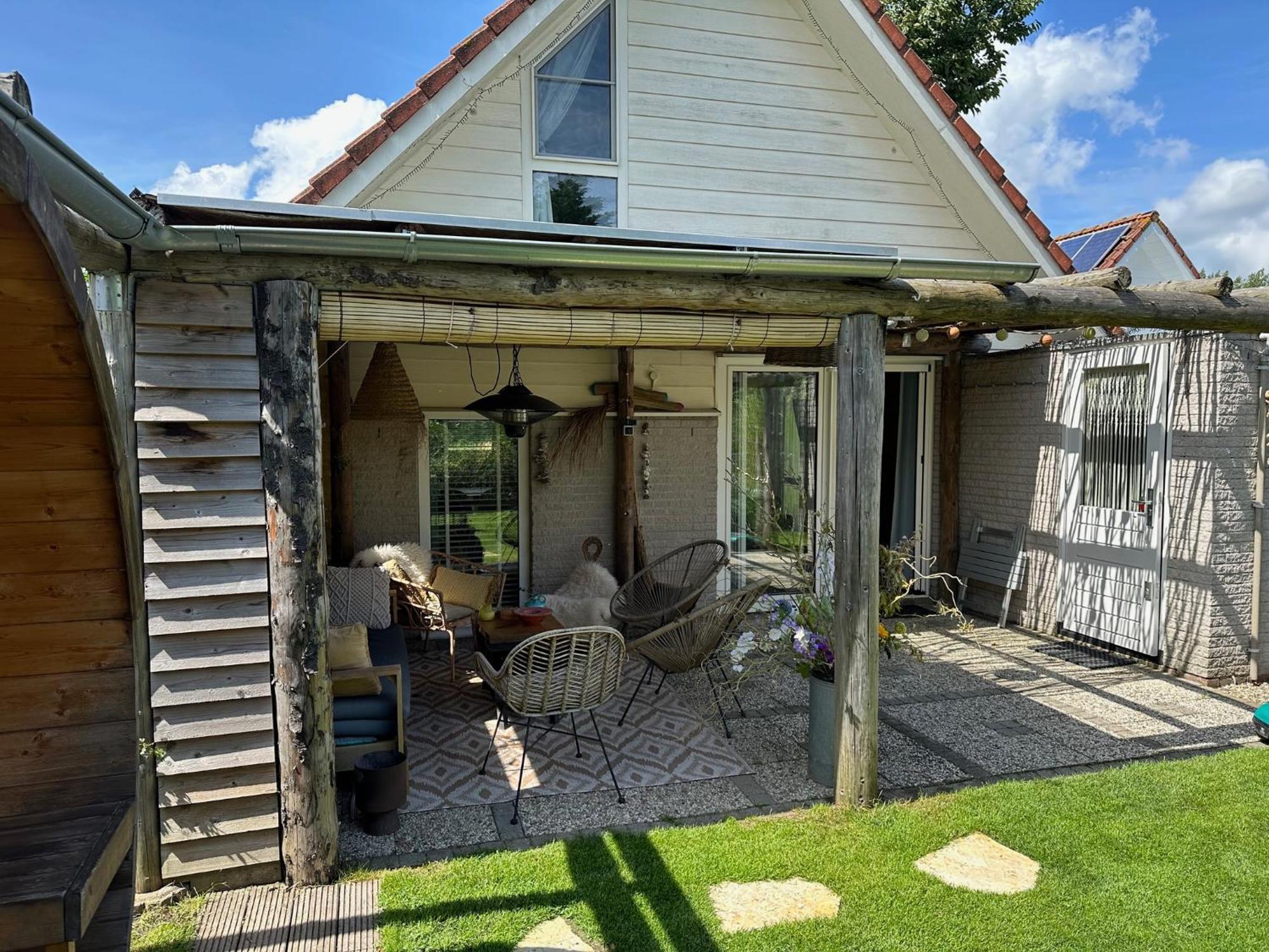 "Zeelandzon" Holiday Home By The Lake With Jacuzzi And Sauna Herkingen Bagian luar foto